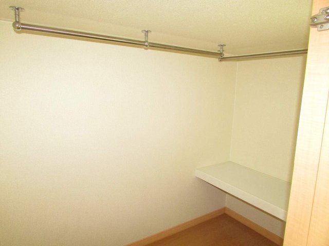 その他部屋・スペース　ベット下部分
