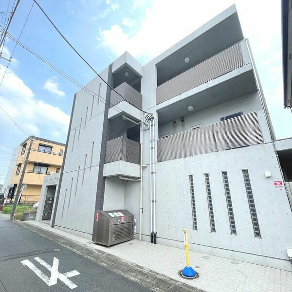 建物外観　オートロック完備