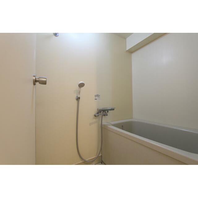 バス・シャワールーム　※同タイプの部屋になります。