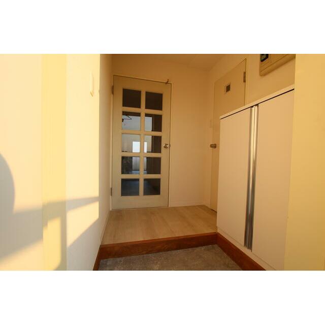 玄関　※同タイプの部屋になります。