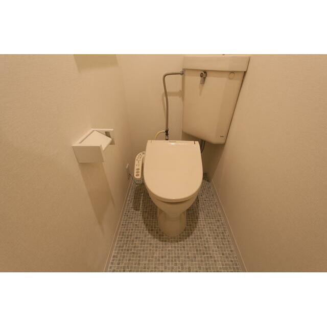 トイレ　※同タイプの部屋になります。