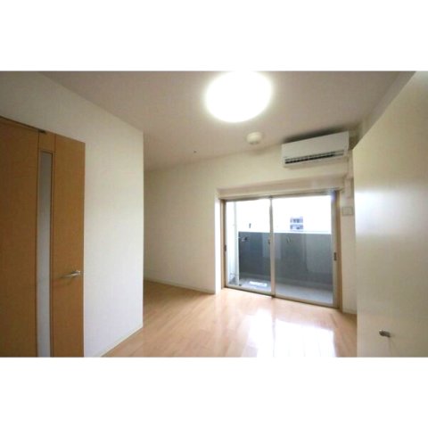 居室・リビング　※写真は同じマンションの違う部屋のものになります。