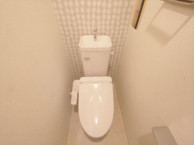 トイレ　温水洗浄便座付トイレ