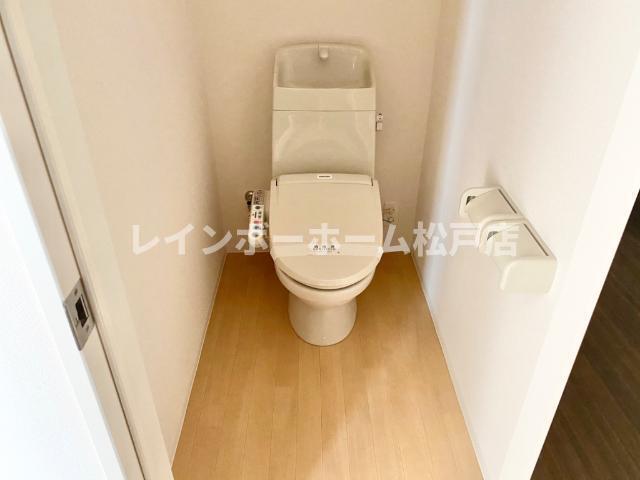 トイレ　トイレもきれいです
