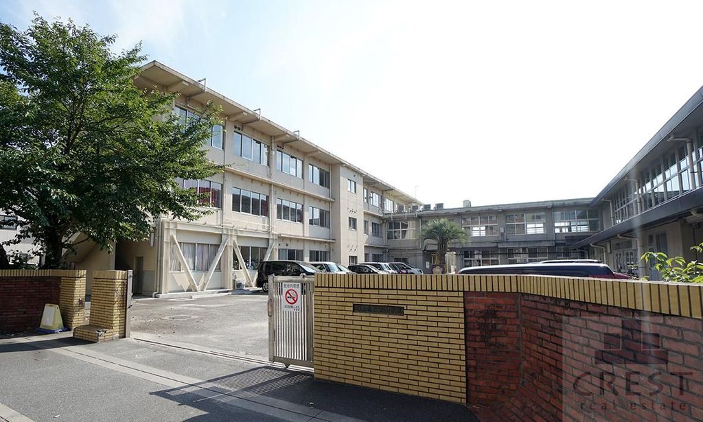 小学校　福山市立西小学校（小学校）まで730m