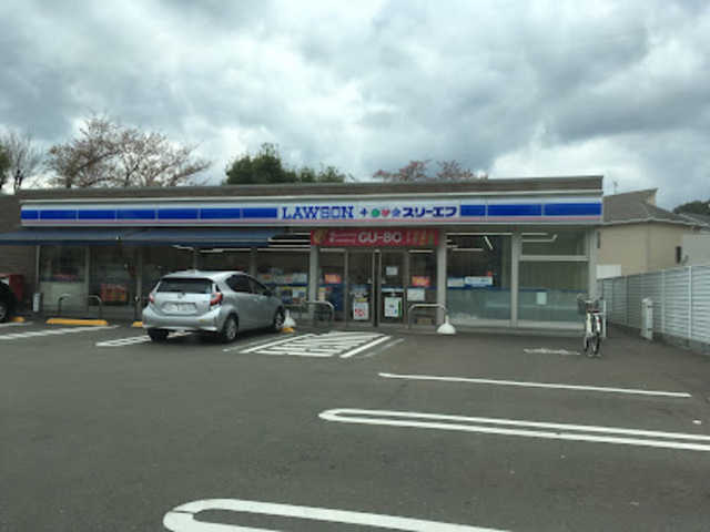 コンビニ　ローソン・スリーエフ下麻生店（コンビニ）まで746m