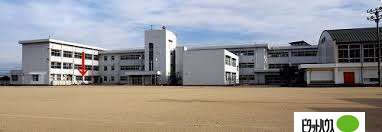 小学校　野洲市立祇王小学校（小学校）まで728m