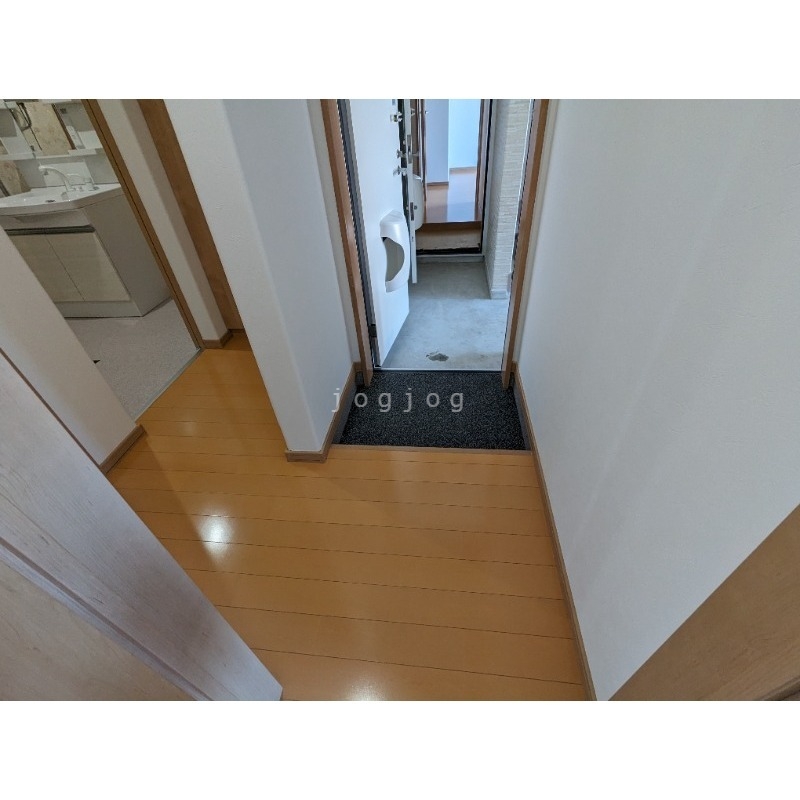 玄関　類似