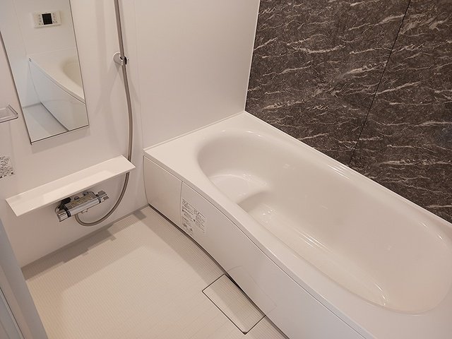 バス・シャワールーム　コンパクトで使いやすいお風呂です