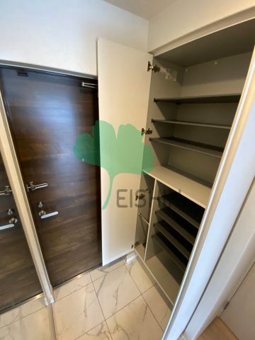 玄関　下駄箱もしっかりついてます！