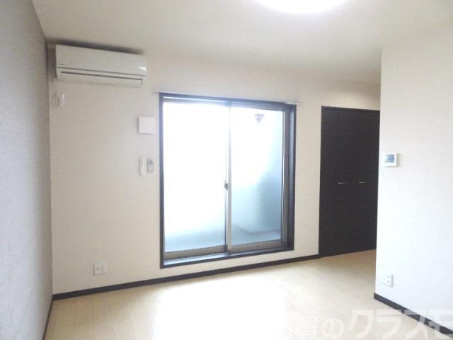 居室・リビング　明るいお部屋です♪