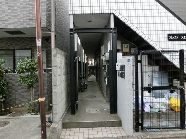 その他共有部分　アパートへの入り口です