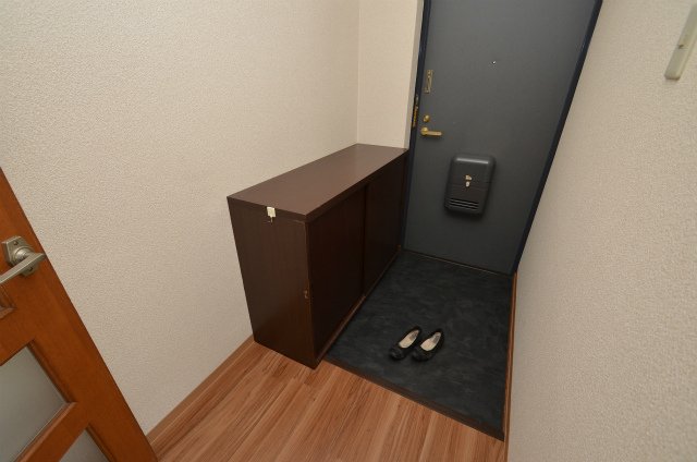 玄関　※５０３号室の同タイプ写真添付（現状優先）