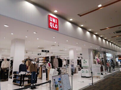 ショッピングセンター　ユニクロラソラ札幌店（ショッピングセンター）まで826m