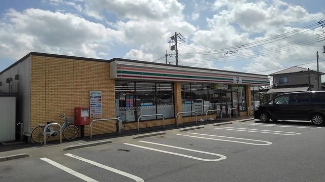 コンビニ　セブンイレブン笠間鉄砲町店（コンビニ）まで700m