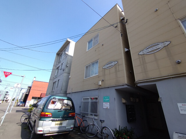 建物外観　札幌市北区北３１条西「アーバンコート北３１Ａ」