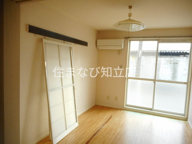 居室・リビング　同型別部屋写真
