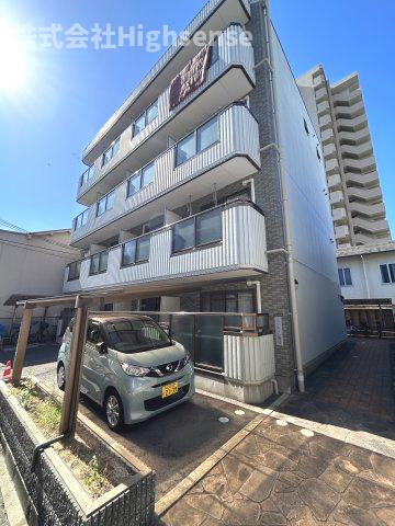 建物外観　落ち着いた雰囲気の外観です