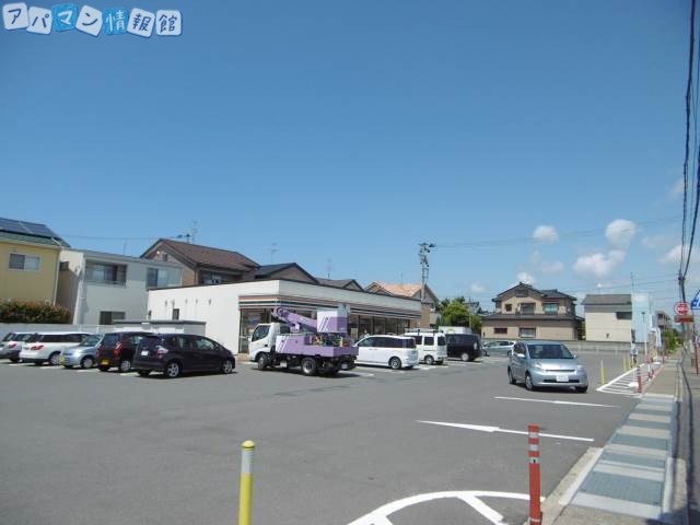 コンビニ　セブンイレブン新潟竹尾3丁目店（コンビニ）まで348m