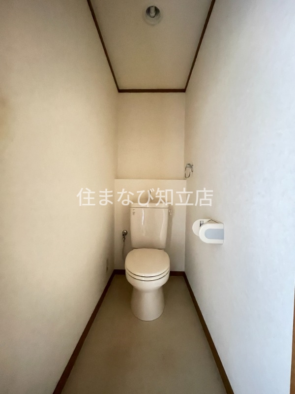 トイレ　反転・同型写真