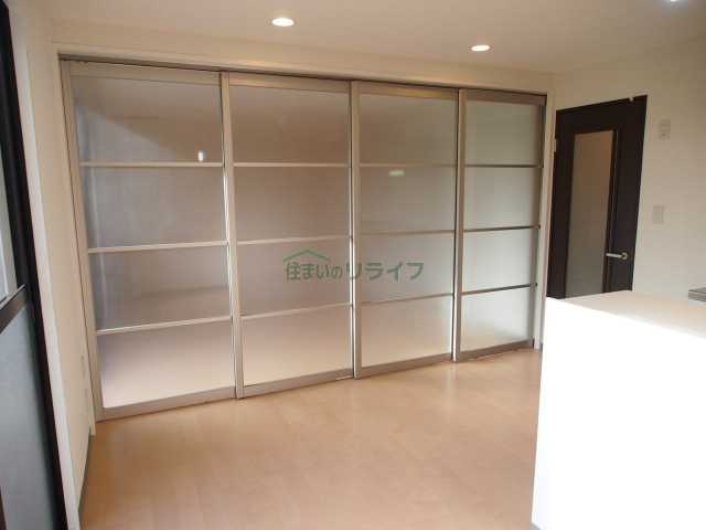 コーエー日吉パル弐番館の居間写真