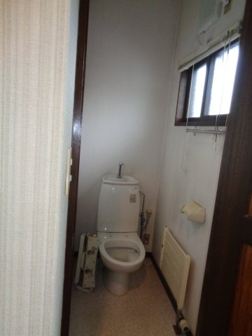 北3条西18丁目貸家のトイレ写真