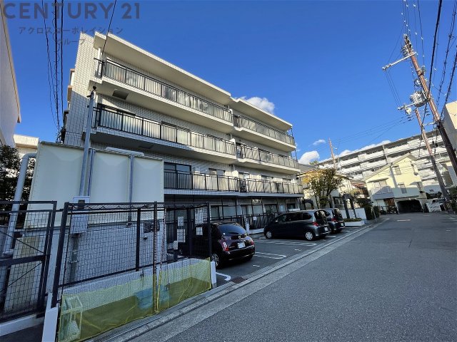 建物外観　敷地内に駐車場があります！