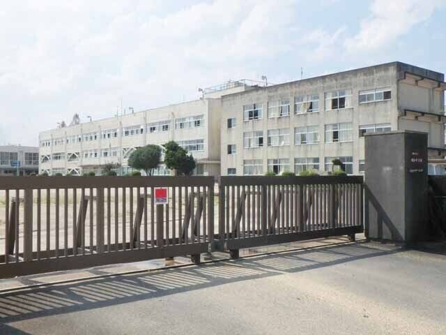 中学校　明和町立明和中学校（中学校）まで2173m