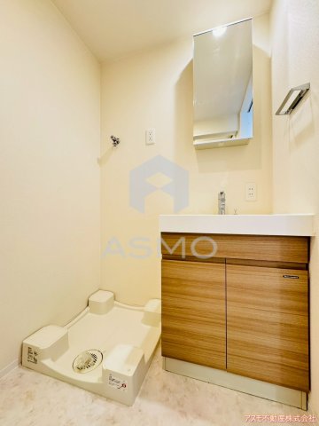 洗面設備　同マンション別部屋、参考写真