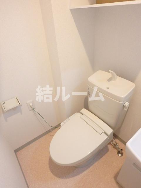 東京メトロ有楽町線 氷川台駅 徒歩8分 4階建 築11年のトイレ写真