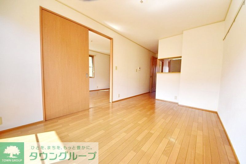 つくばエクスプレス 三郷中央駅 徒歩14分 2階建 築21年の居間写真