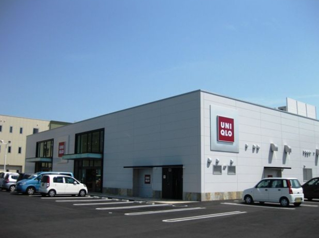 ショッピングセンター　ユニクロ岡山十日市店（ショッピングセンター）まで422m