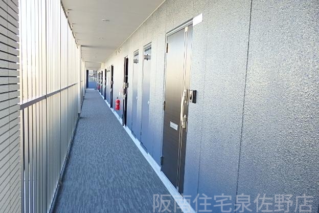 南海空港線 りんくうタウン駅 徒歩4分 3階建 築8年の玄関写真