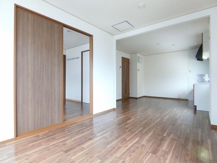 グレース東山本の居間写真