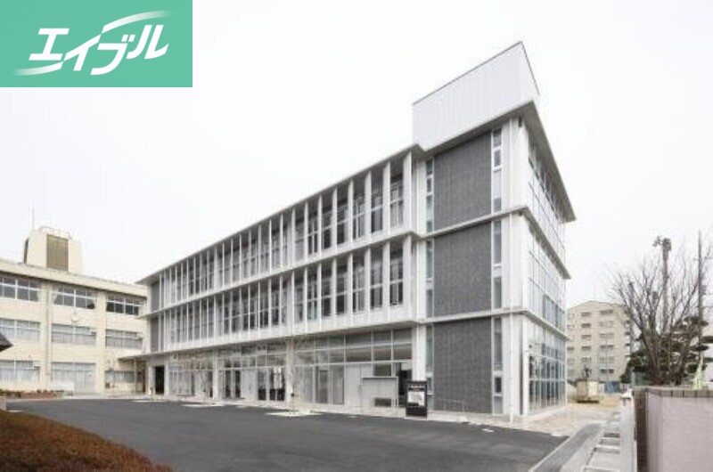 小学校　岡山市立西小学校（小学校）まで479m