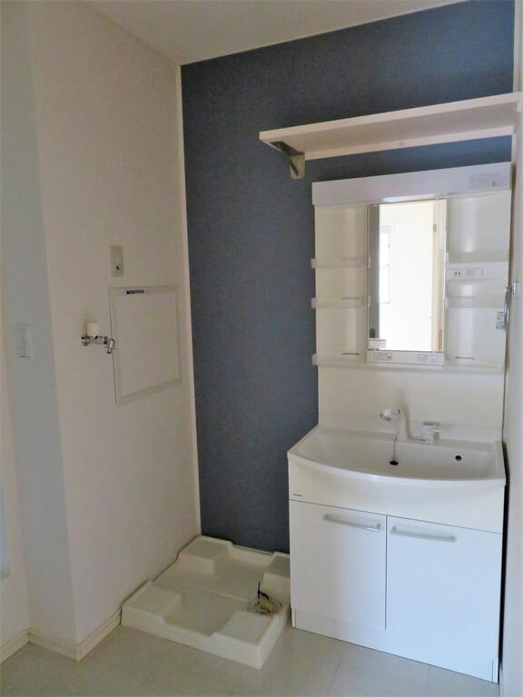 洗面設備　独立型洗面台！忙しい朝に便利です！