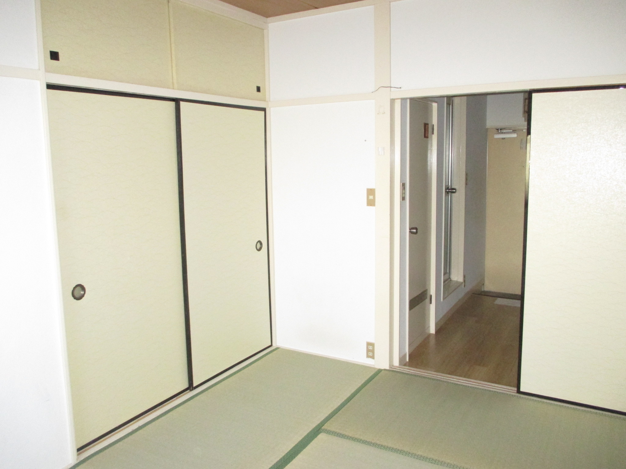 京成本線 京成小岩駅 徒歩5分 2階建 築47年の居間写真
