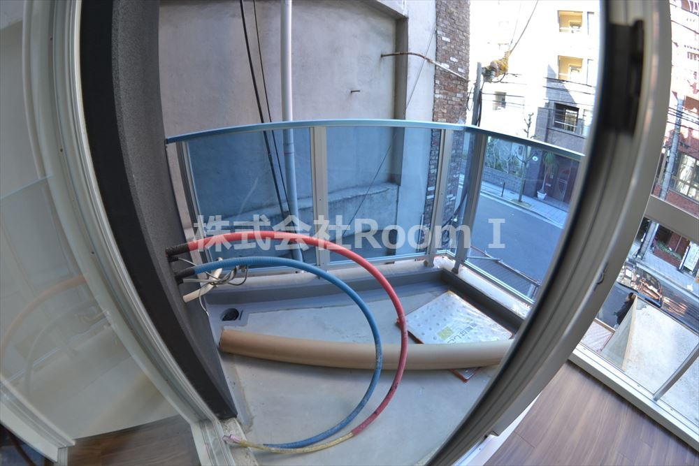 バルコニー　バルコニーからの眺めを楽しみながら食事をしませんか