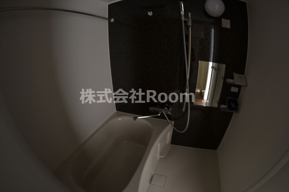 バス・シャワールーム　落ち着いた空間のお風呂です