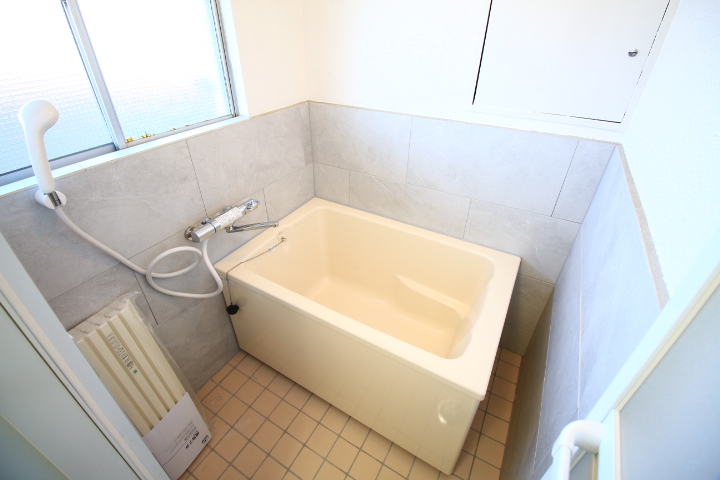 バス・シャワールーム　浴室乾燥機付き