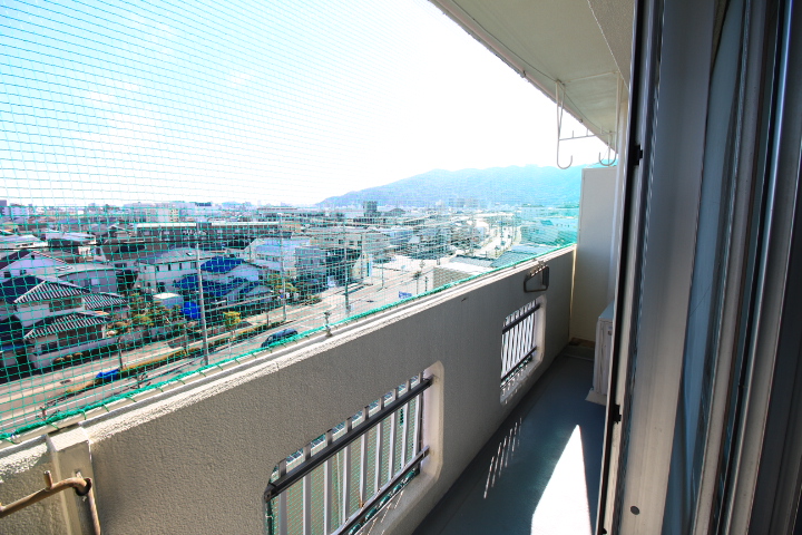 バルコニー　二重窓で静かなお部屋です