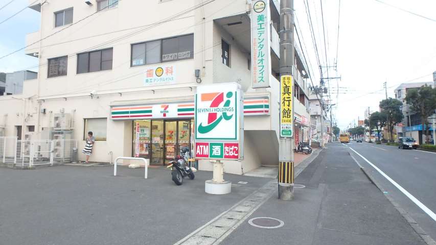 コンビニ　セブンイレブン鹿児島田上３丁目店（コンビニ）まで227m