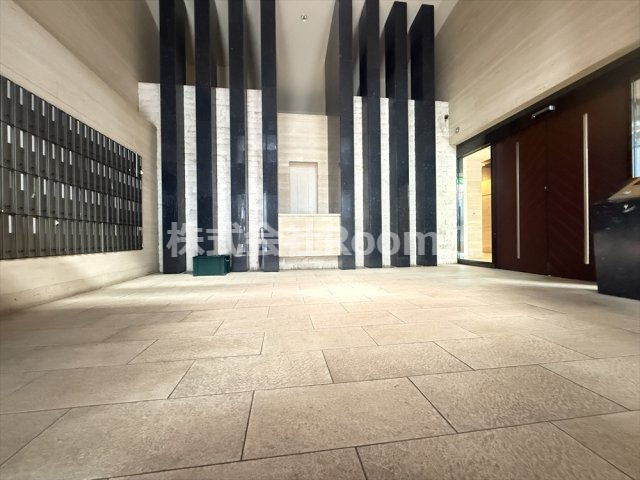 エントランス　清潔なエントランスです