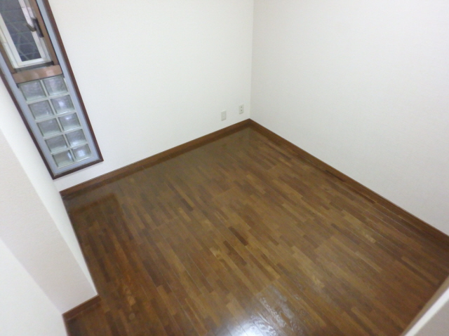 その他部屋・スペース　落ち着いて過ごせるお部屋なので、寝室にいかがでしょうか