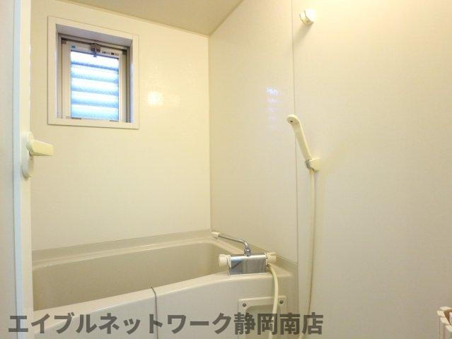 バス・シャワールーム　お風呂で日々の疲れを落としましょう