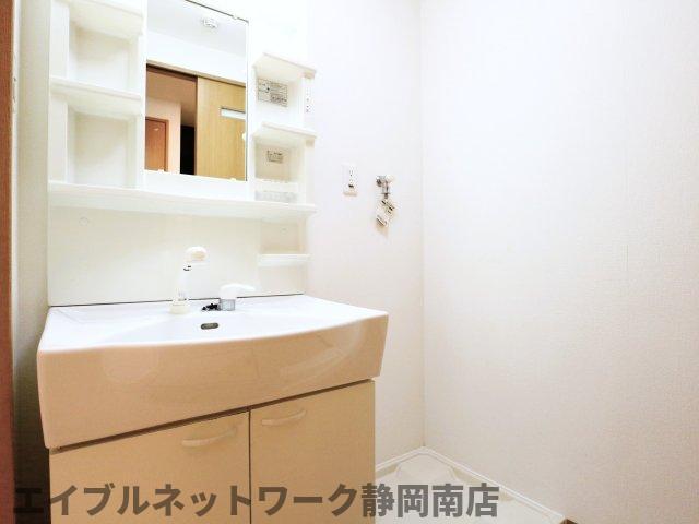 洗面設備　広い洗面スペース