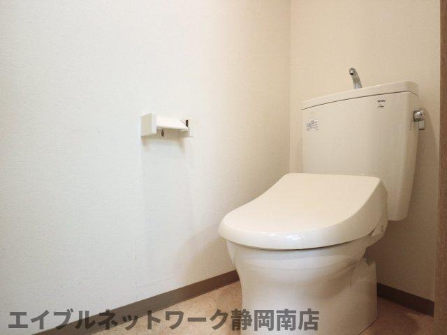 トイレ　シンプルで使いやすいトイレです