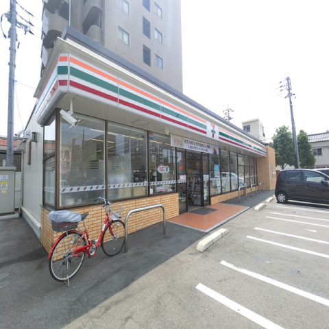 コンビニ　セブンイレブン下関貴船町店（コンビニ）まで757m
