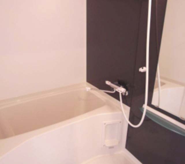 バス・シャワールーム　★ゆったりとできる広さの浴槽★