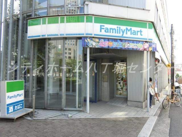 コンビニ　ファミリーマート小町店（コンビニ）まで421m